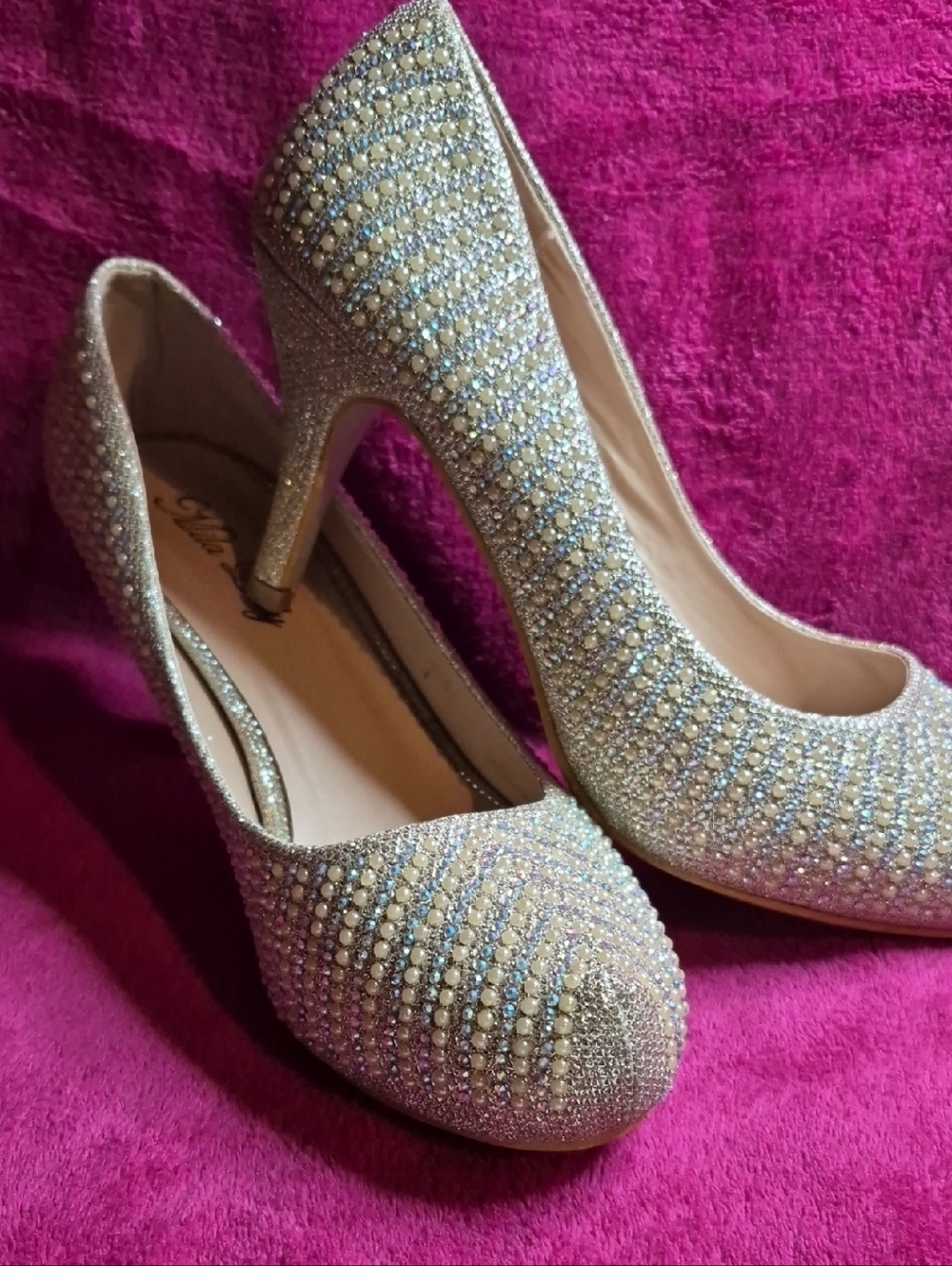 Nice Bumps With Pearls And Translucent Rhinestones